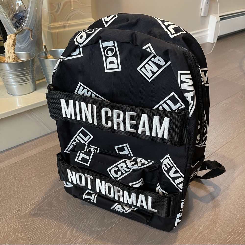 LIKE NEW🖤🤍  UNISEX ❤️‍🔥Stylish Large backpack from Mini Cream i.t Hongkong - Picture 4 of 14
